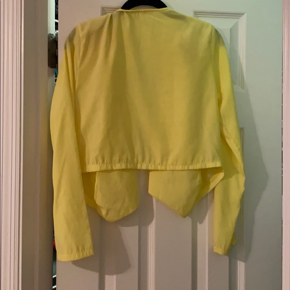 Blazer - Picture 4 of 4
